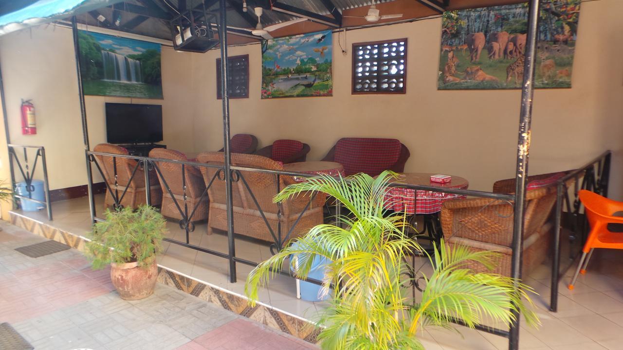Bush Route Hotel Dar es Salaam Esterno foto